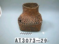 藏品(方底籐籠)的圖片